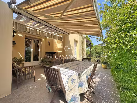 villa familiale avec grand extérieur et piscine sur les hauteurs de clermont l'hérault