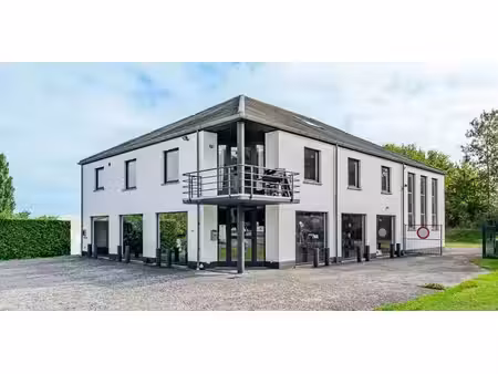 usage mixte à vendre à céroux-mousty pour € 748.000 avec 3 chambres à coucher