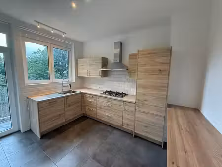 bel appartement rénové  2 chambres (75 m²) - etterbeek