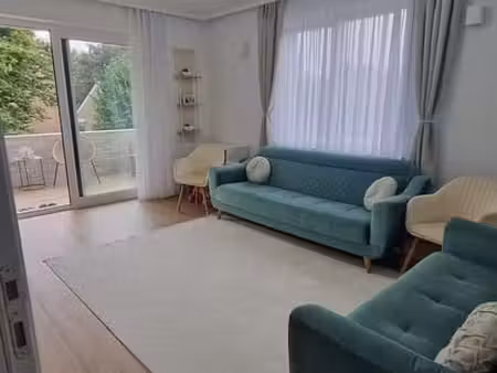 bel appartement rénové de 78 m2 avec terrasse