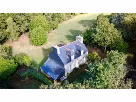 côtes-d'armor: bulat-pestivien  proche callac. charmante maison en pierre de 2 chambres  a