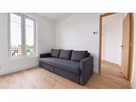 maisons-alfort-a louer appartement 2 pièces-1 chambre-27 m2-totalement refait a neuf-vue d