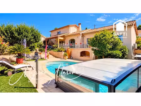 saint aygulf à vendre villa avec piscine - à 400 m des plages