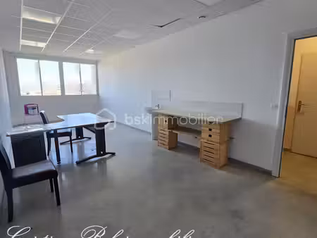 bureau de 86 m² à forcalquier