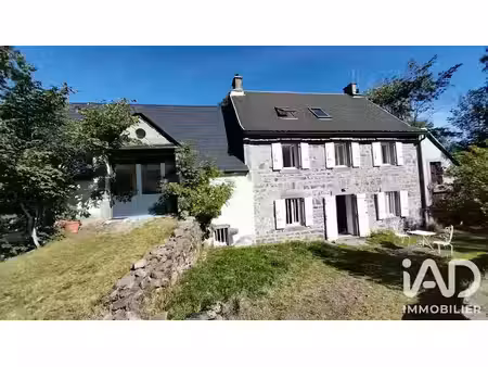 vente maison 7 pièces 214 m² à picherande (63113)  349 000 €