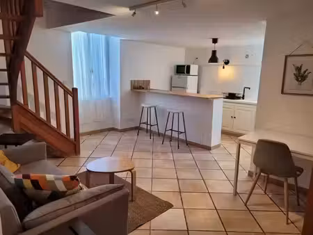 location meublée appartement 1 pièce 32 m² à nimes (30000)  595 €