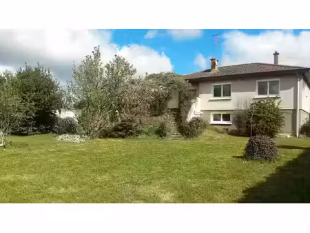 location maison 6 pièces 122 m² à replonges (01750)  1 310 €