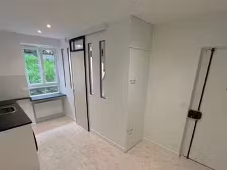 location appartement t1 meublé à paris 18e (75018) : à louer t1 meublé / 12m² paris 18e