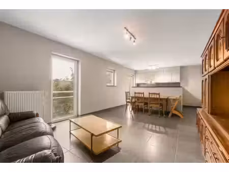 appartement de 2 chambres avec place de parking à vendre