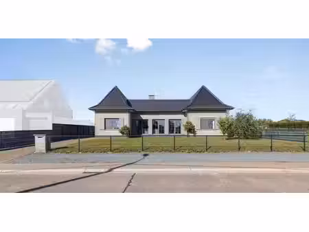 maison à vendre à outer pour € 475.000 avec 3 chambres à coucher