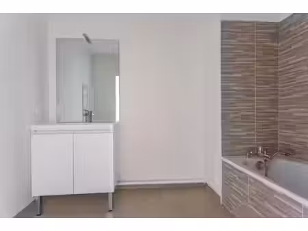 location appartement 3 pièces 62 m² à melun (77000)  1 092 €