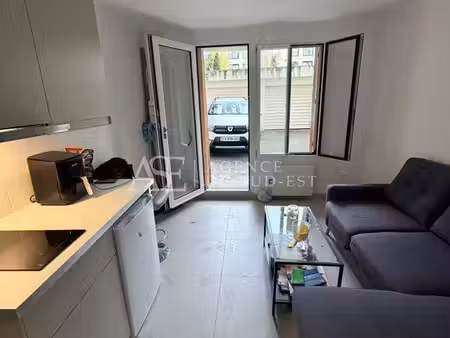 studio 1 pièce 14 m²