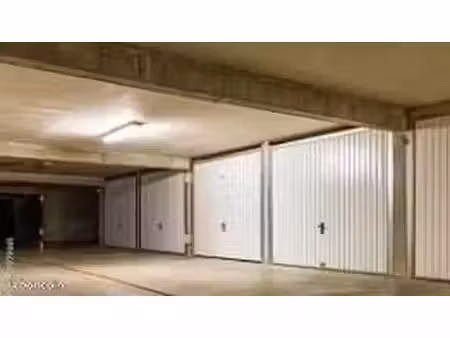 garage fermé en sous-sol à louer proche centre ville