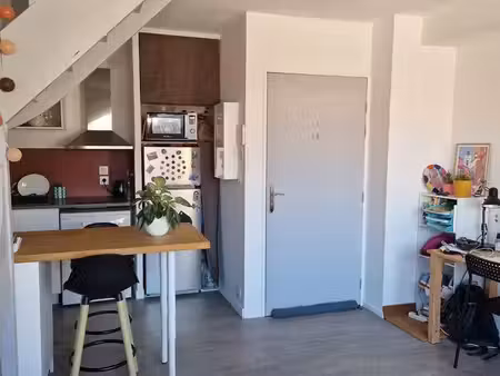 t1 bis duplex meublé 31 m² – dernier étage – balcon – saint-agne