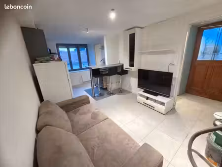 t2 terrasse rdc 40m2 meublé rénové à neuf dpe c