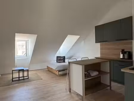 studio rénové meublé