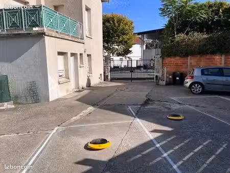 parking extérieur 13m2