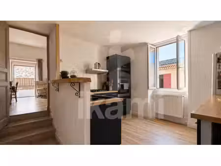 maison en pierre coeur de village