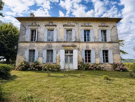 maison de maître à restaurer près de saint-emilion