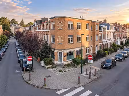 delta | immeuble ±245 m² – crèche & duplex reconnu à l'urba