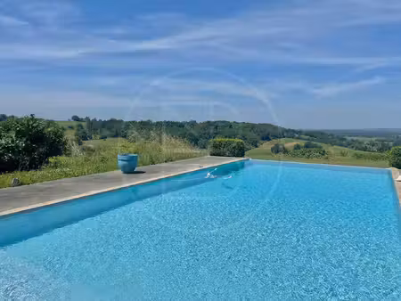 très belle propriété avec vue exceptionnelle plein ouest