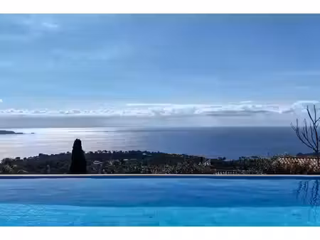villa contemporaine recente avec vue magnifique sur la mer et la presqu'ile de giens