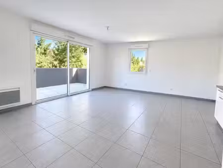 t3 avec terrasse et parking à montpellier