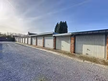 garage / box de stockage fermé 15 m² - seraing