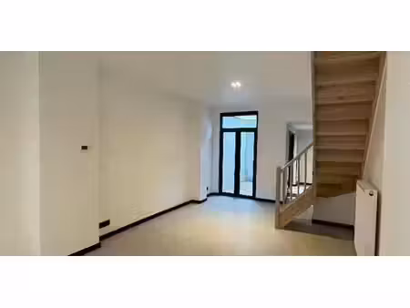 maison à louer à gent pour € 1.075 avec 3 chambres à coucher