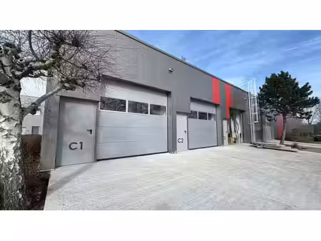unité pme prête à l'emploi 117 m² - option bureau