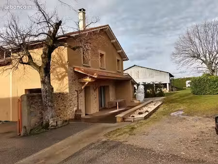 maison meublée à la campagne
