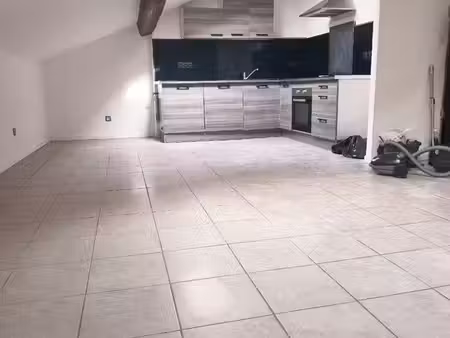 loue appartement t3 au 3em etage