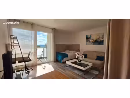 studio meublé refait à neuf. balcon +parking. proche facultés