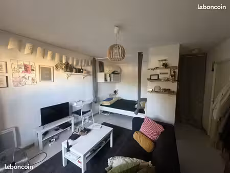appartement dans résidence avec parking privatif et loggia