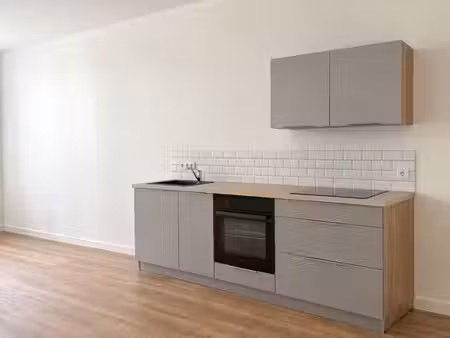 t2 entièrement rénové – rue au change