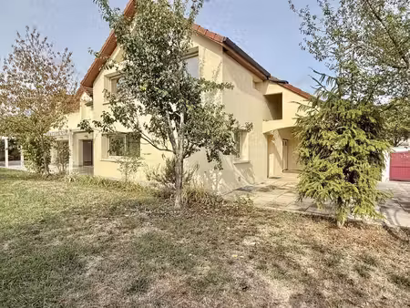 dijon sud  maison de 260m²  sous-sol complet  terrasse  garage. terrain 790m²
