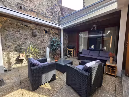 maison t6 de 207m2 avec terrasse - garage et 2 grandes caves - h