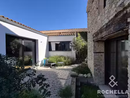 maison contemporaine et dépendance