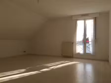 a louer - la flèche  appartement 3 pièces en résidence avec ascenseur