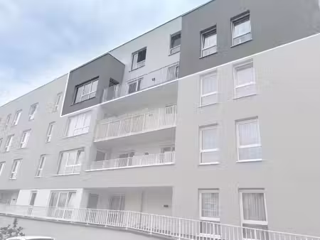 lichtrijk appartement van 2022 met terras te zellik.