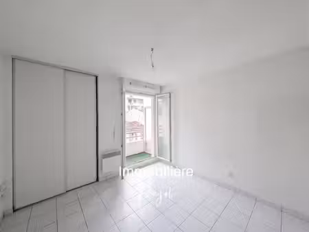 castellane 13006 - studio avec balcon proche métro/commerces
