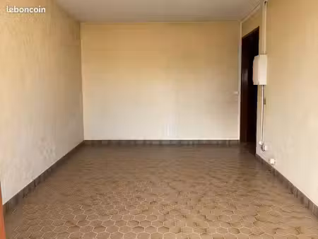 fort-de-france centre – t3 de 58 m² avec terrasse – 120 000 – à rénover