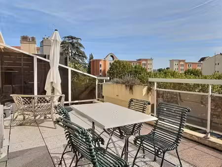 t2 avec terrasse - aix mazarin