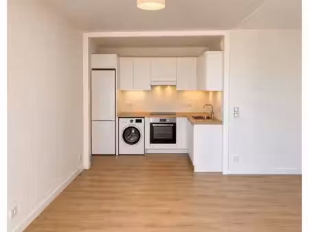 t2 rénové 39 m² – centre-ville / gare – cave et box