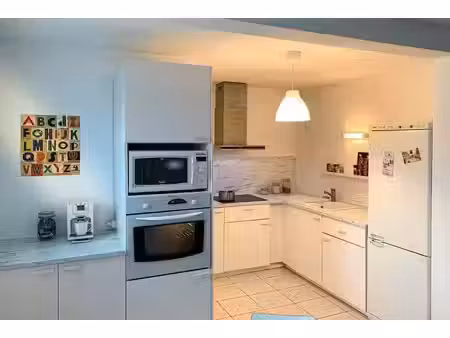 location meublée appartement 2 pièces 47 m² à angers (49000)  746 €