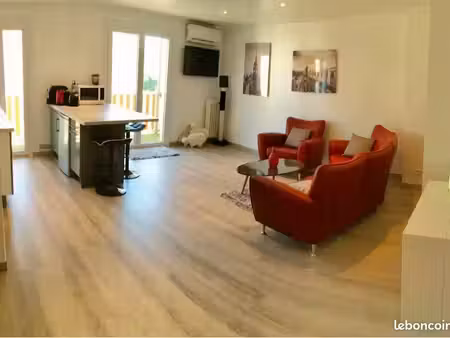 t2 meublé rénové de 40m2  terrasse  vue mer  clim  bail à l’année