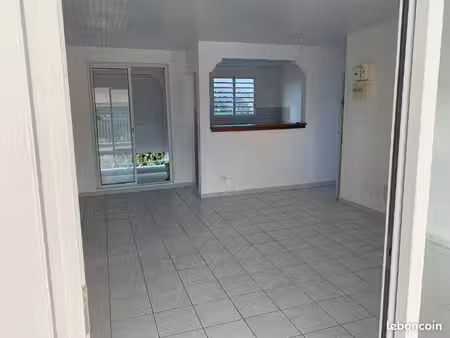 à louer – appartement f3 non meublé – fort-de-france (ravine vilaine)