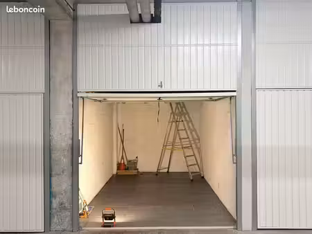 box 26m2 avec mezzanine haut de gamme stockage - marseille 12e