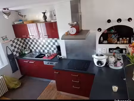 maison 68m2 avec cour et garage. argeles-gazost