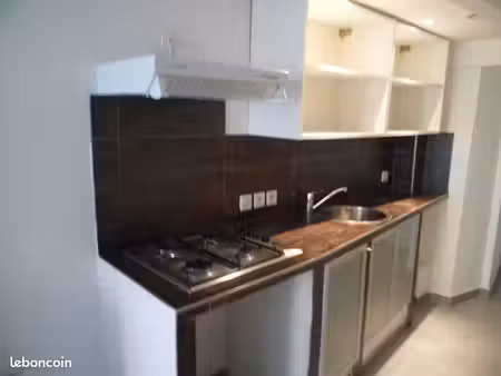 a louer charmant t2 très propre  au calme